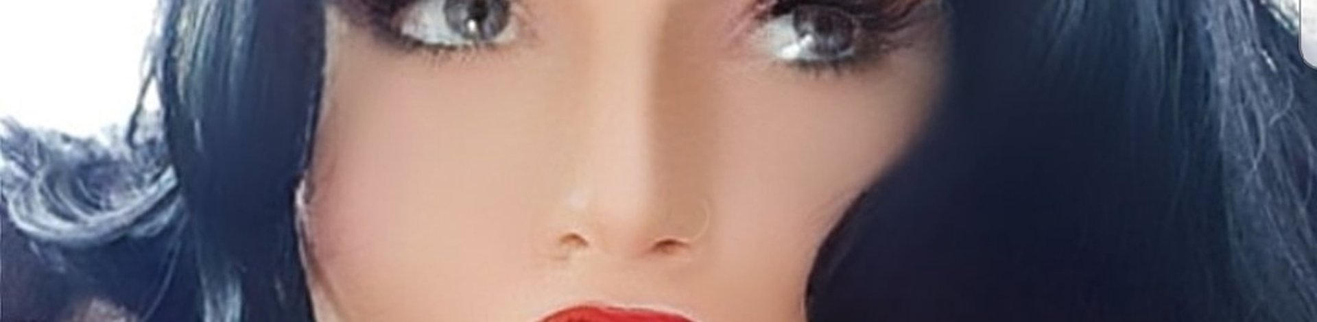 AdmireMe banner for @Eleanor