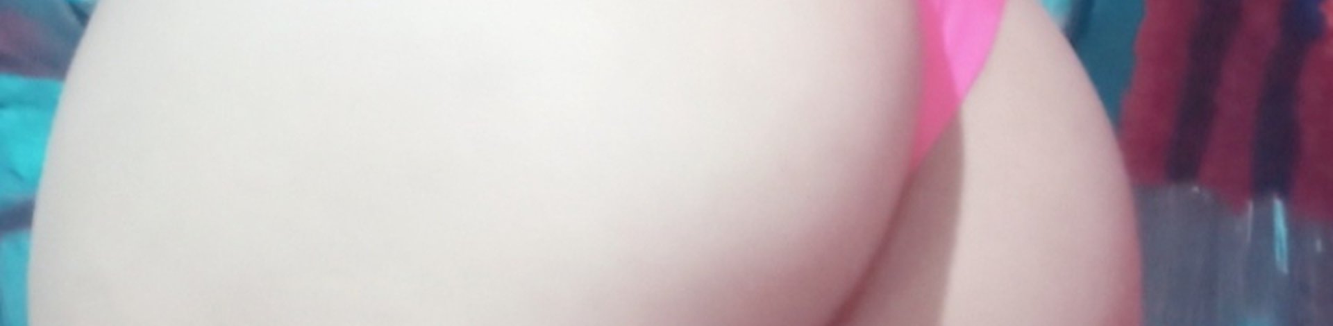 AdmireMe banner for @Esmeralda