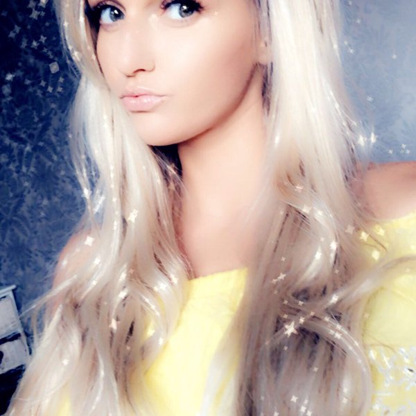 AdmireMe profile picture for @Button